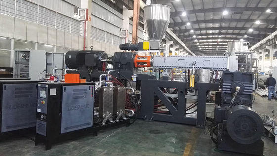 Bahan baku penuh Pengumpanan Otomatis PVC garis granulasi Co-kneader Extruder